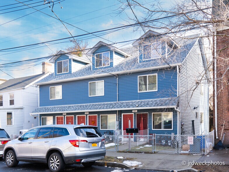 261 York Ave, Staten Island, NY à vendre - Photo de l’immeuble – Image 3 sur 5