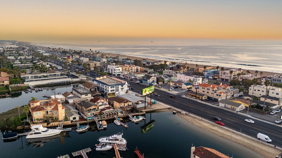 16902 Pacific Coast Hwy, Huntington Beach, CA à vendre - Photo de l’immeuble – Image 3 sur 12