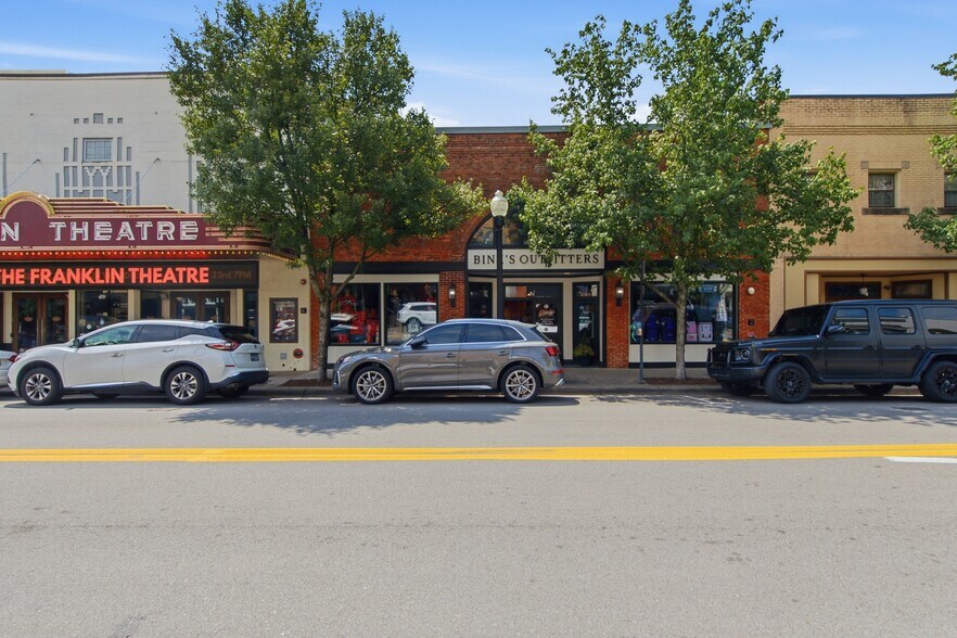 421 Main St, Franklin, TN à louer - Photo de l’immeuble – Image 3 sur 64