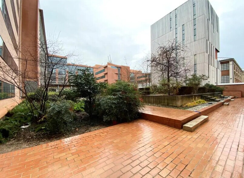 Bureau dans Ivry-sur-Seine à vendre - Photo de l’immeuble – Image 2 sur 6