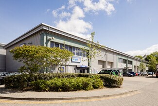 Plus de détails pour Cowley Mill Rd, Uxbridge - Industriel/Logistique à louer