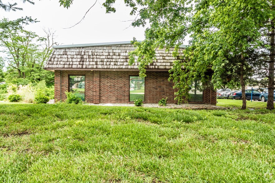 2018 E Prairie Cir, Olathe, KS à vendre - Photo de l’immeuble – Image 2 sur 6
