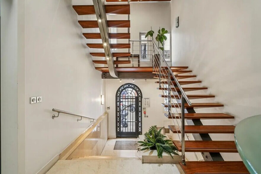 25 Rue Guillaume Tell, Paris à louer - Photo de l’immeuble – Image 3 sur 9