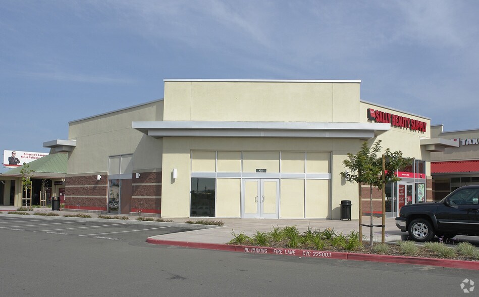 4250 MacDonald Ave, Richmond, CA à vendre - Photo principale – Image 1 sur 3