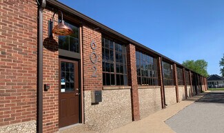 Plus de détails pour 602 N 6th St, Fairfield, IA - Bureau, Industriel/Logistique à louer