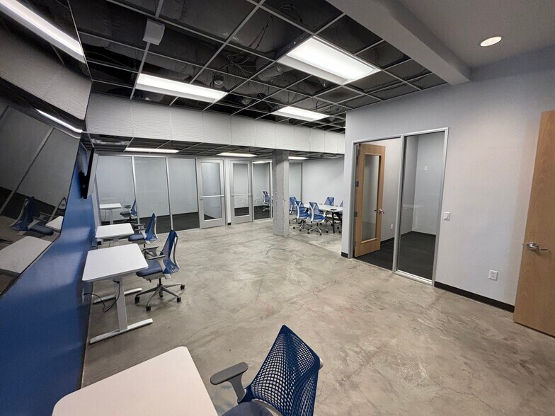 700 Van Ness Ave, Fresno, CA à louer - Photo intérieure – Image 3 sur 12