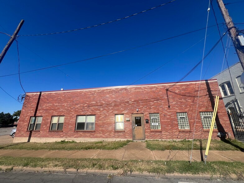 3235 Sutton Blvd, Saint Louis, MO à vendre - Photo de l’immeuble – Image 2 sur 5