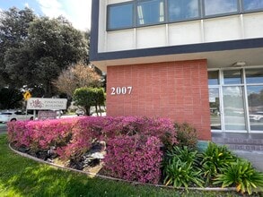 2007 W Hedding St, San Jose, CA à louer Photo intérieure– Image 2 sur 6