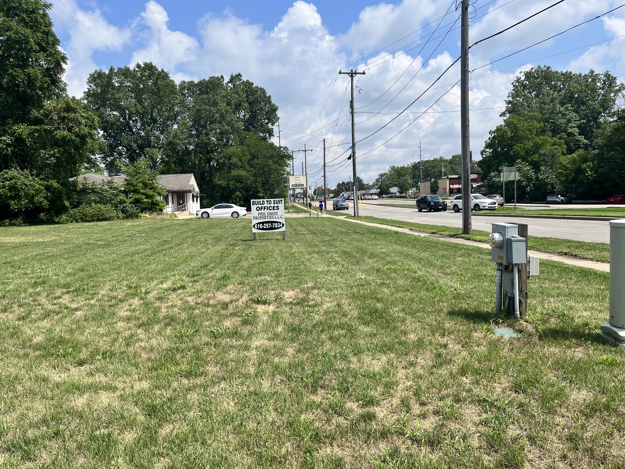 1457 44th St SE, Grand Rapids, MI à louer Photo principale– Image 1 sur 7