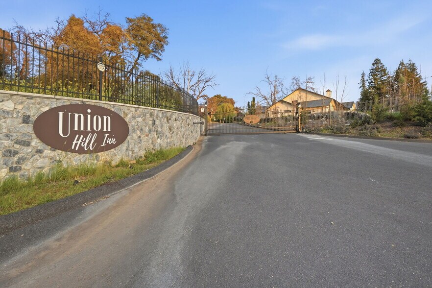 21645 Parrotts Ferry Rd, Sonora, CA à vendre - Photo de l’immeuble – Image 2 sur 105