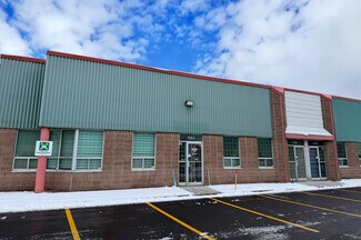 Plus de détails pour 135 Ch du Tremblay, Boucherville, QC - Industriel/Logistique à louer