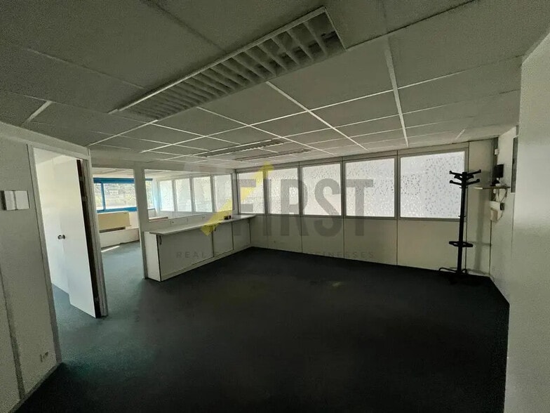 Bureau dans LE BROC à louer - Photo intérieure – Image 2 sur 7