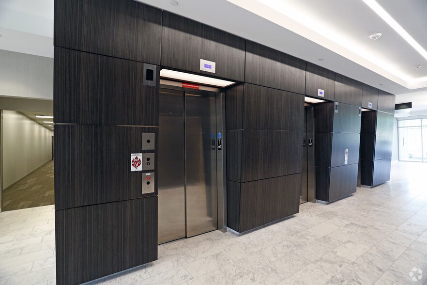 1010 Sync St, Morrisville, NC à louer - Hall d’entrée – Image 3 sur 17