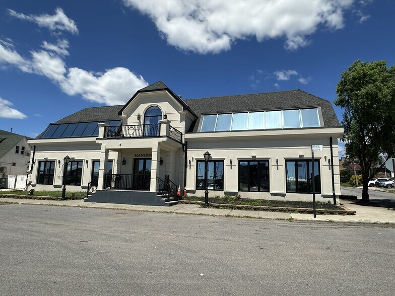 141 Mansion Ave, Staten Island, NY à vendre - Photo de l’immeuble – Image 2 sur 90