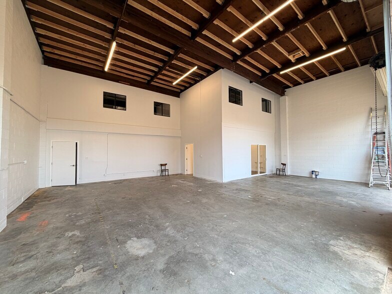 3113 Middlefield Rd, Redwood City, CA à louer - Photo de l’immeuble – Image 2 sur 10