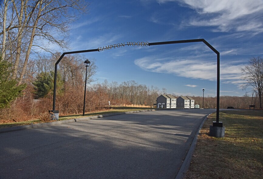 206 E High St, East Hampton, CT à vendre - Photo principale – Image 1 sur 22