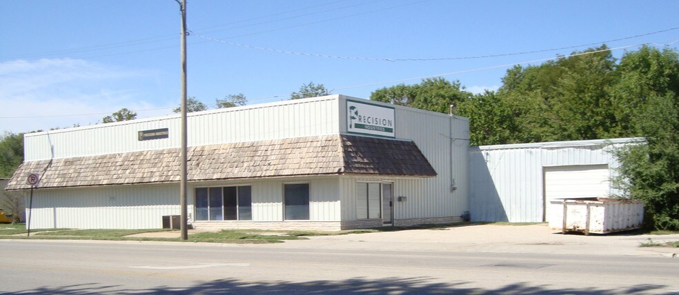 1830 W 6th, Emporia, KS à vendre - Photo principale – Image 1 sur 1