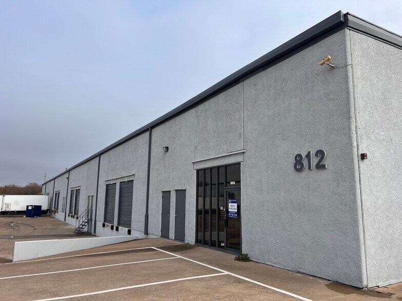 812-814 Blue Mound Rd, Saginaw, TX à louer - Photo de l’immeuble – Image 2 sur 65
