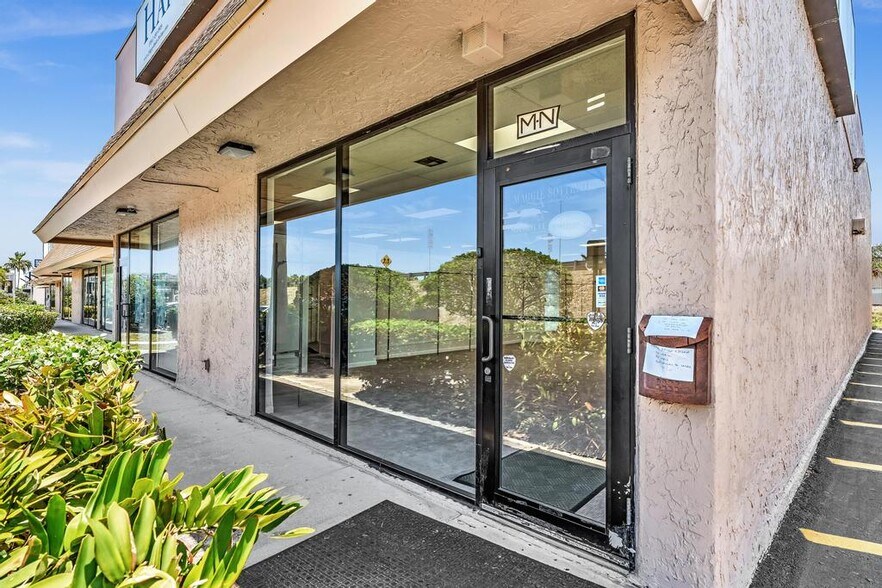 2930 SW 30th Ave, Pembroke Park, FL à louer - Photo de l’immeuble – Image 3 sur 18