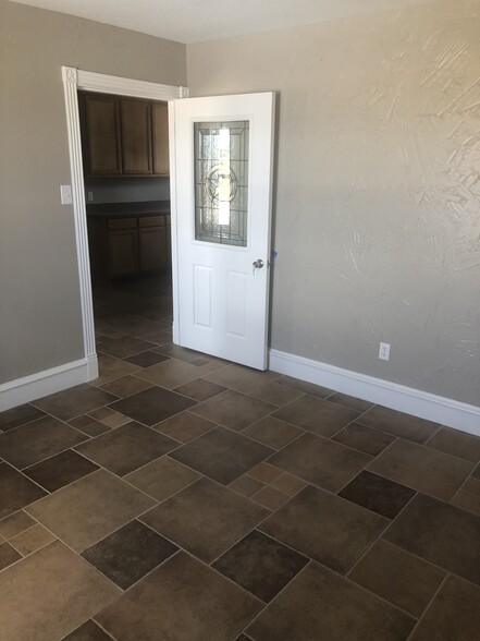 3012 S Highway 174, Cleburne, TX à louer - Photo de l’immeuble – Image 3 sur 12