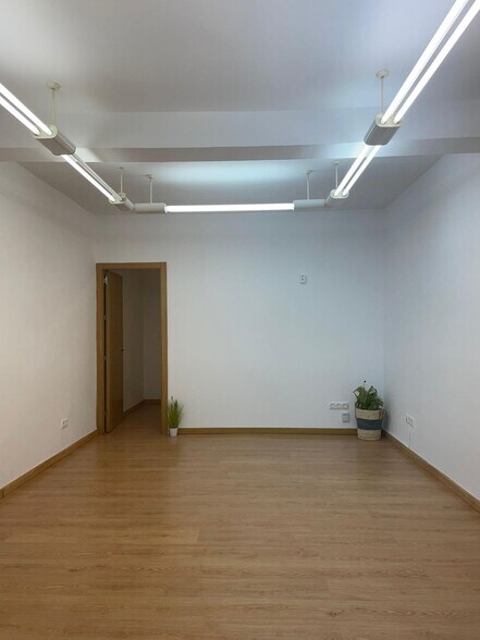 Local commercial dans Córdoba, Córdoba à louer - Photo de l’immeuble – Image 1 sur 8