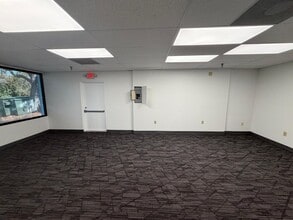 11701 S Belcher Rd, Largo, FL à louer Photo intérieure– Image 2 sur 4