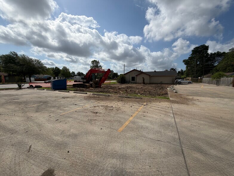 2401 N 16th St, Orange, TX à vendre - Photo de l’immeuble – Image 2 sur 19