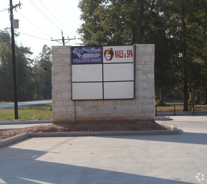 14756 FM 1485 Rd, Conroe, TX à louer - Photo de l’immeuble – Image 3 sur 3