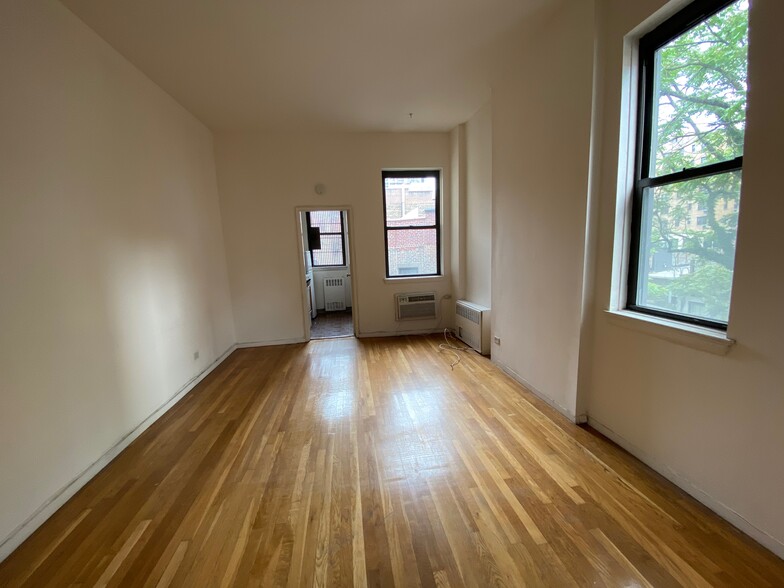 76 Irving Pl, New York, NY à vendre - Photo de l’immeuble – Image 2 sur 40