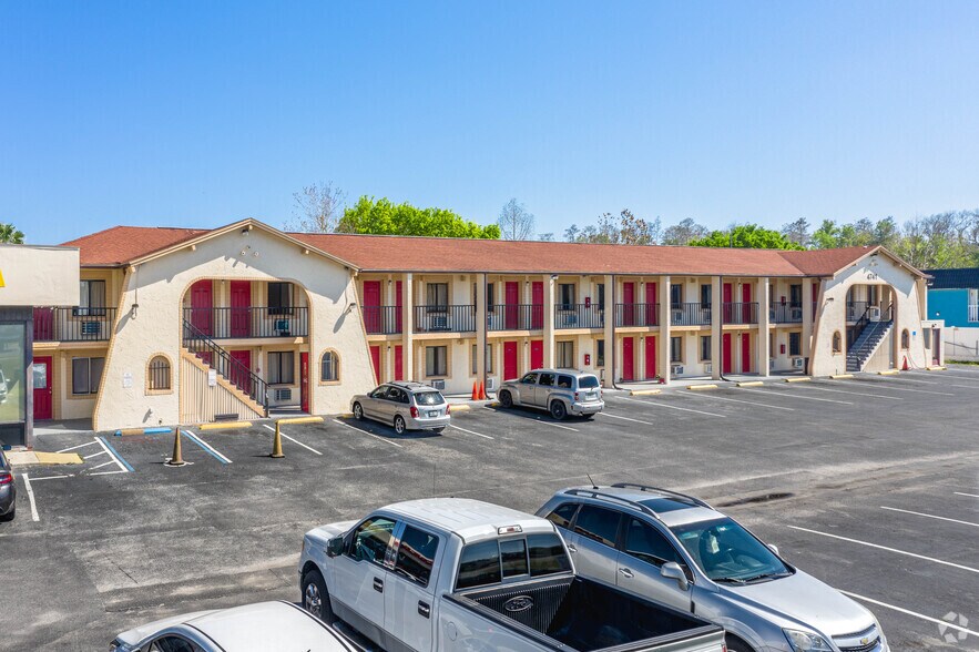 4741 W Irlo Bronson Memorial Hwy, Kissimmee, FL à vendre - Photo principale – Image 1 sur 11