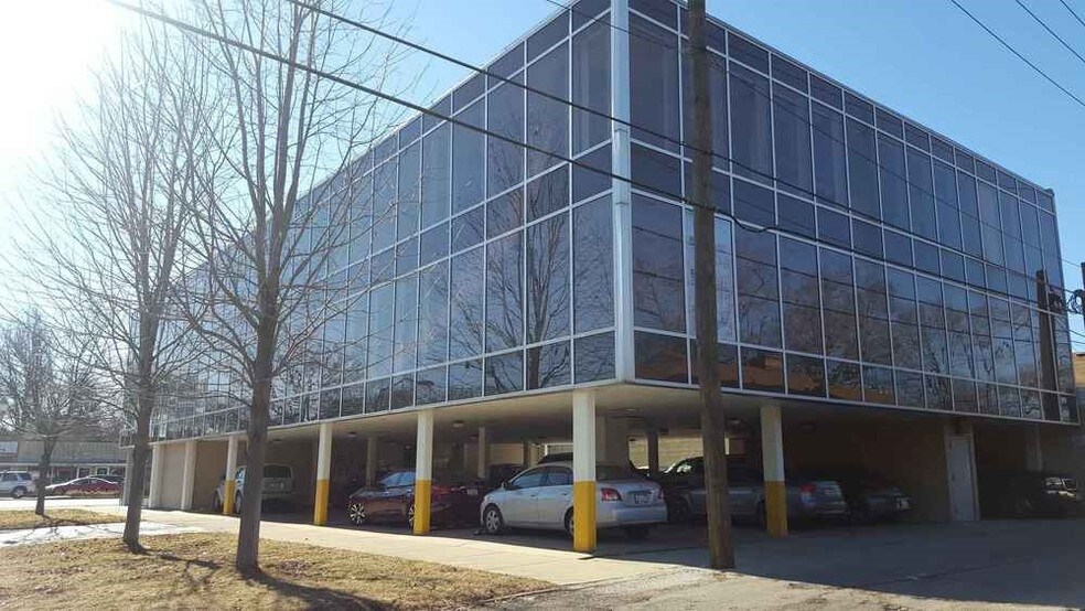 7000 W North Ave, Chicago, IL à louer - Photo de l’immeuble – Image 3 sur 18