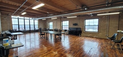 1100 W Cermak Rd, Chicago, IL à louer Photo intérieure– Image 1 sur 1