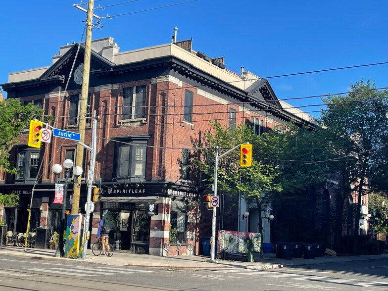 542 College St, Toronto, ON à vendre - Photo de l’immeuble – Image 3 sur 4