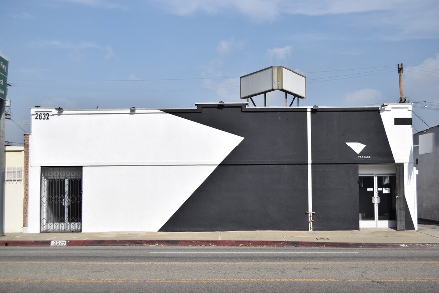 2632 S La Cienega Blvd, Los Angeles, CA à louer - Photo de l’immeuble – Image 2 sur 9