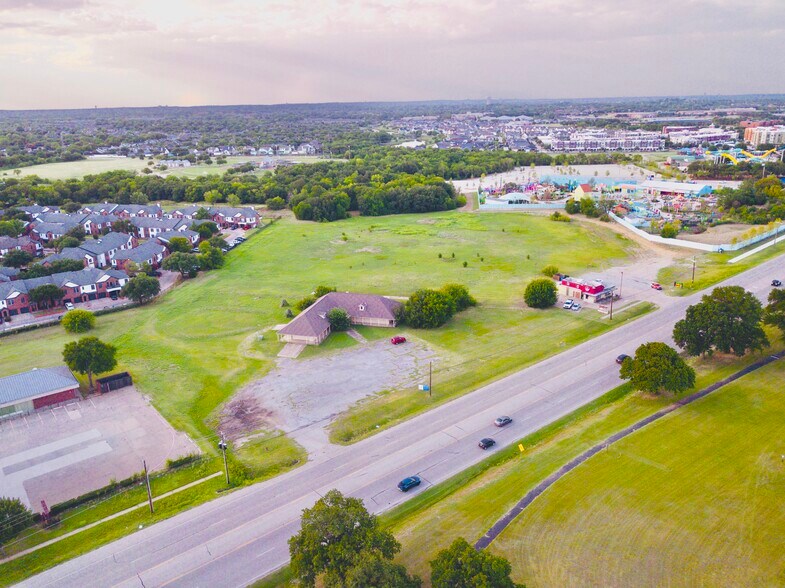 8613 TX-26, North Richland Hills, TX à vendre - Photo de l’immeuble – Image 2 sur 6