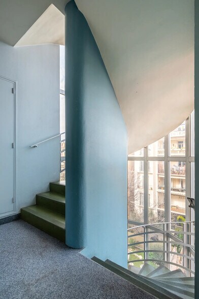 Bureau dans Marseille à vendre - Photo de l’immeuble – Image 2 sur 6