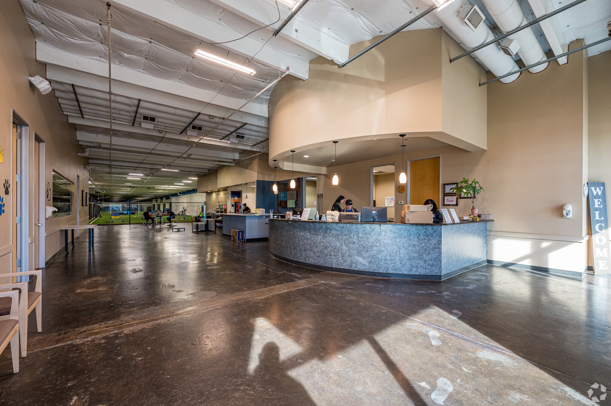 1000 W Crosby Rd, Carrollton, TX à louer Photo intérieure– Image 1 sur 5