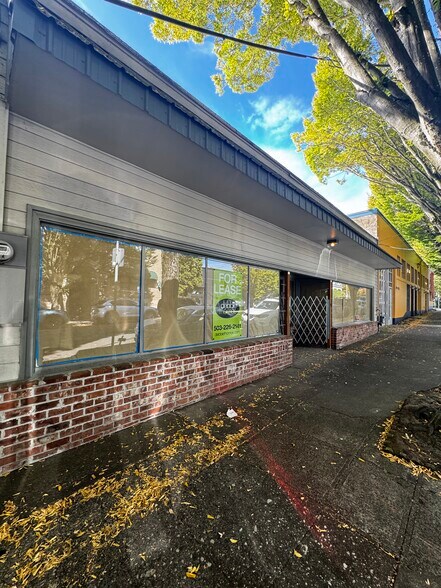 1700-1720 NW Marshall St, Portland, OR à louer - Photo de l’immeuble – Image 2 sur 5