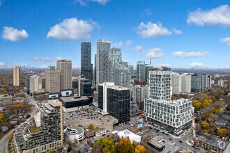 2180 Yonge St, Toronto, ON - VUE AÉRIENNE  vue de carte