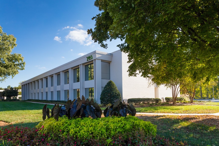 2951 Flowers Rd S, Atlanta, GA à louer - Photo principale – Image 1 sur 23