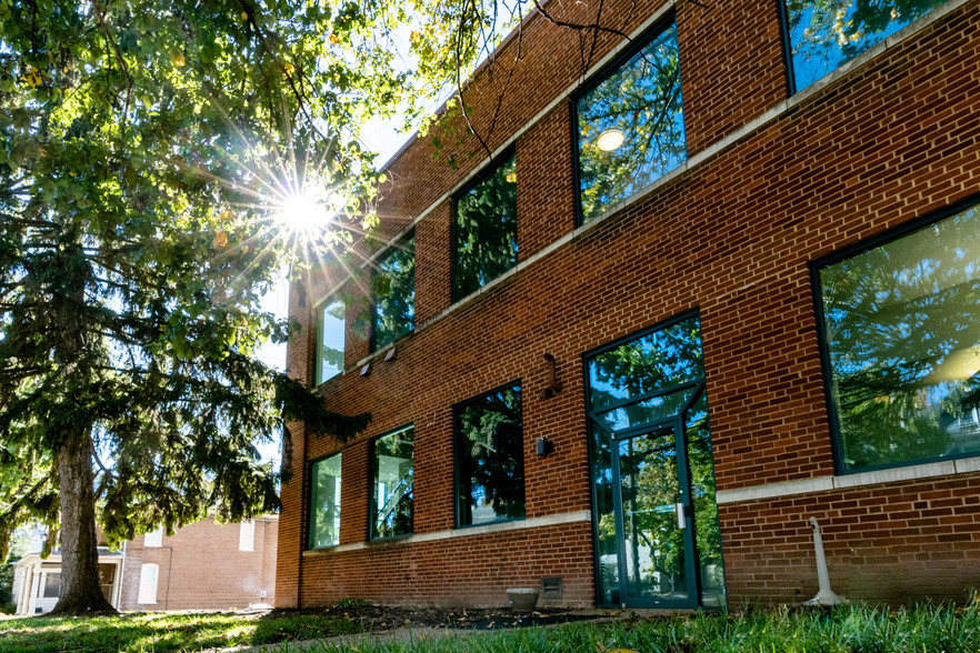 250 E Elizabeth St, Harrisonburg, VA à louer - Photo de l’immeuble – Image 1 sur 3