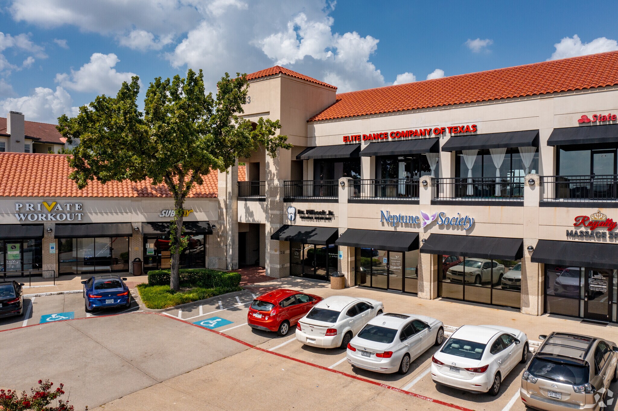 4835 N O'Connor Rd, Irving, TX à louer Photo de l’immeuble– Image 1 sur 9