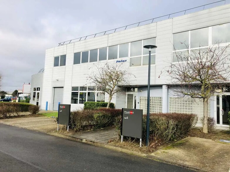 1 Rue Henri Becquerel, Mitry-Mory à louer - Photo de l’immeuble – Image 1 sur 10