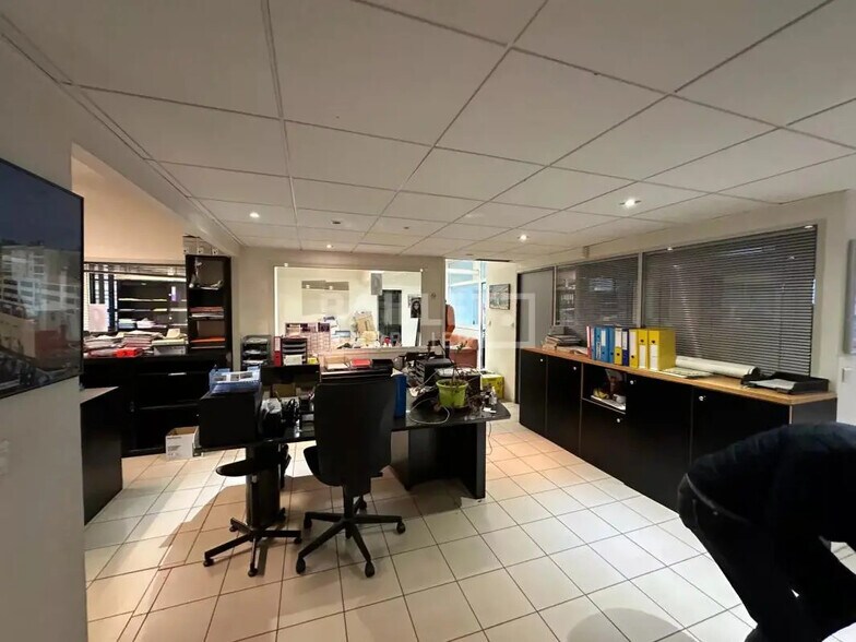 Bureau dans Antibes à vendre - Photo de l’immeuble – Image 2 sur 15