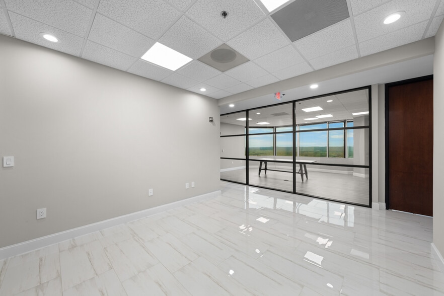 3100 Tower Blvd, Durham, NC à louer - Photo intérieure – Image 3 sur 26
