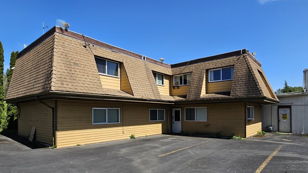 1310 Elm Pl, Kelso, WA à vendre - Photo principale – Image 1 sur 7