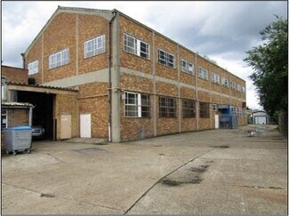 Plus de détails pour Brook Rd, Waltham Cross - Industriel/Logistique à louer