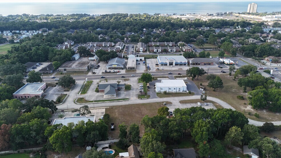 2556 Marcia Ct, Biloxi, MS à vendre - Photo de l’immeuble – Image 3 sur 10