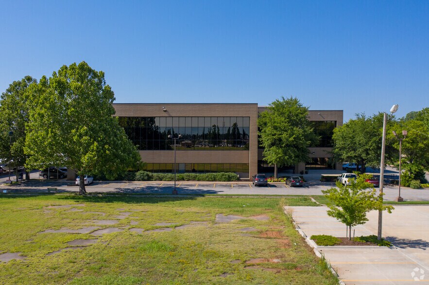 4101 Perimeter Center Dr, Oklahoma City, OK à vendre - Photo de l’immeuble – Image 3 sur 22