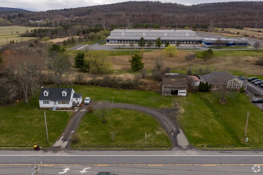 12075 Route 9W, Coxsackie, NY à louer - Photo principale – Image 1 sur 3